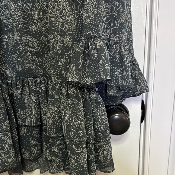 Likely size 4 Floral Ruffle Dress - Picture 6 of 11